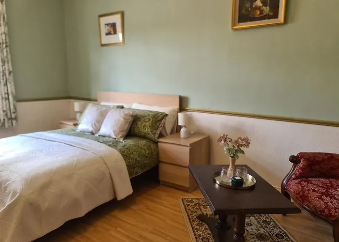 Πανσιόν Guest *