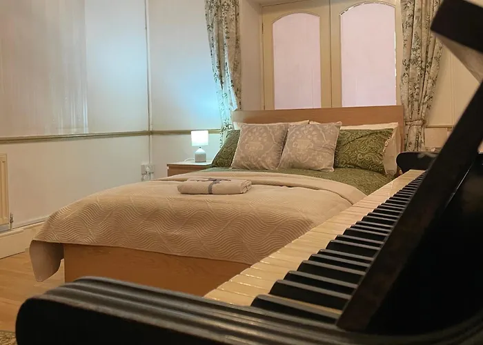 Guest Πανσιόν *