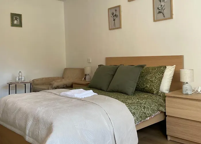 Guest Πανσιόν *